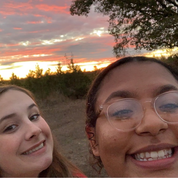 Meet your Posher, Téa - Picture 1 of 1